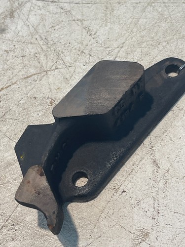 1968 Ford 2110 LCG Tractor Rearend Differential Guide Bracket C5NN4194F 2000 - Picture 2 of 5