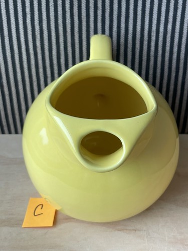 Franciscan Bright Glossy Yellow 1.5 QT Ball Pitcher #99 with Ice Lip 1960 - Picture 3 of 5