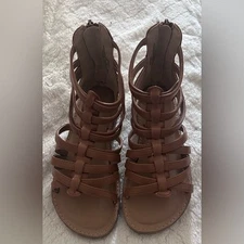 Tucker + Tate Girls Brown Strappy Sandal NWOT Size 13