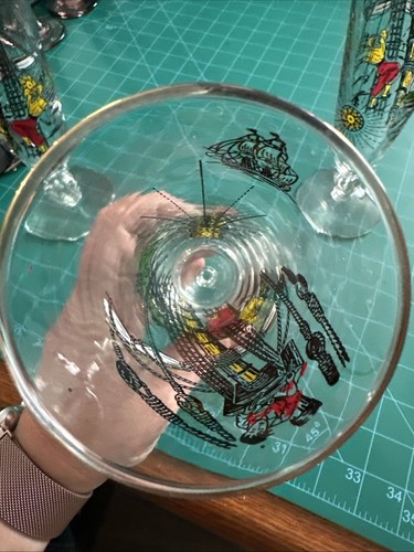 Libbey TREASURE ISLAND 8 1/2" Pilsner Glass Pirate Ship 1950's Barware - Picture 8 of 11
