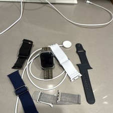 Apple Watch Series 8 GPS 41mm. Nike loop band, Mint!! No damage/scatches!