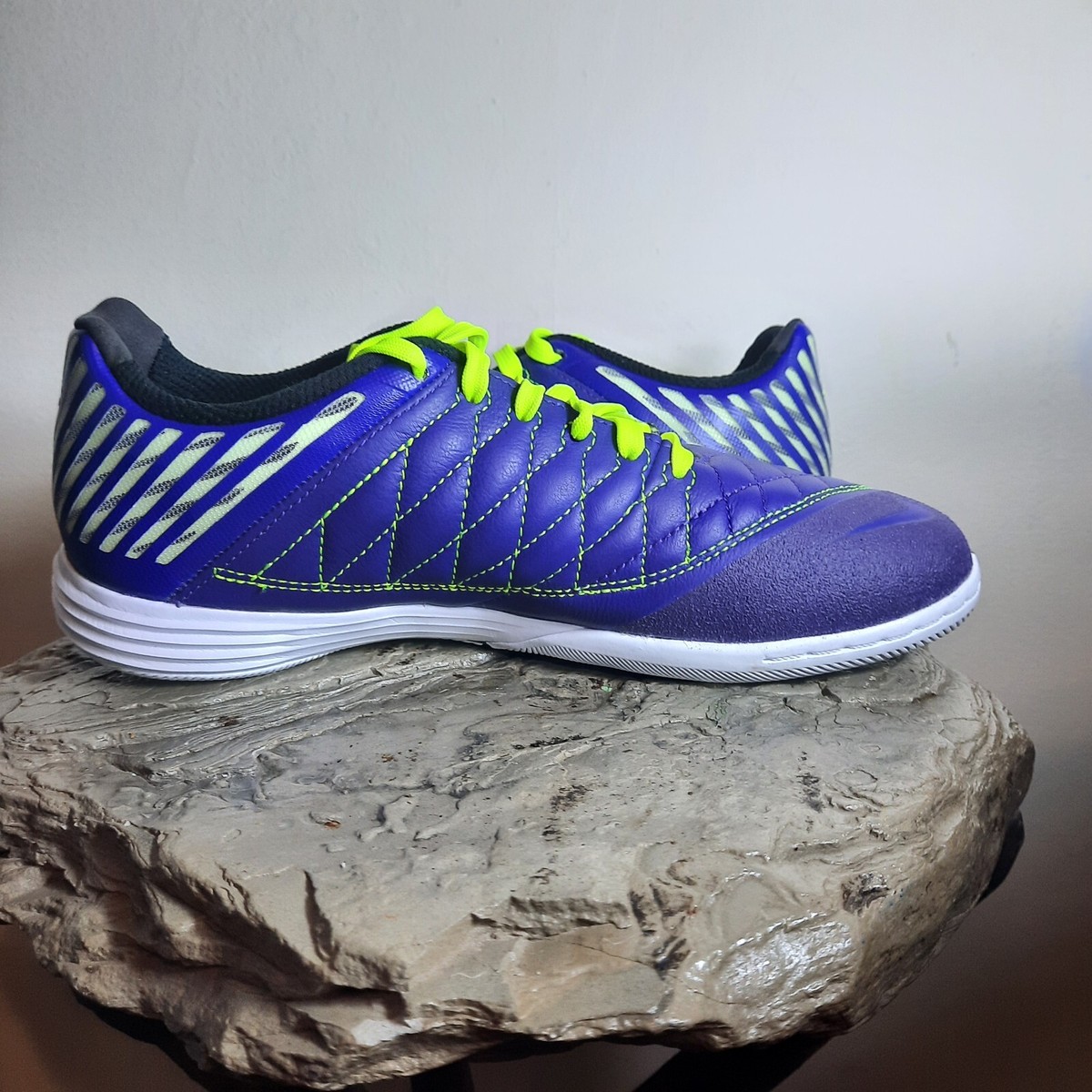 Nike Lunar Gato 2 'Electro Purple Volt' 580456-570 Soccer