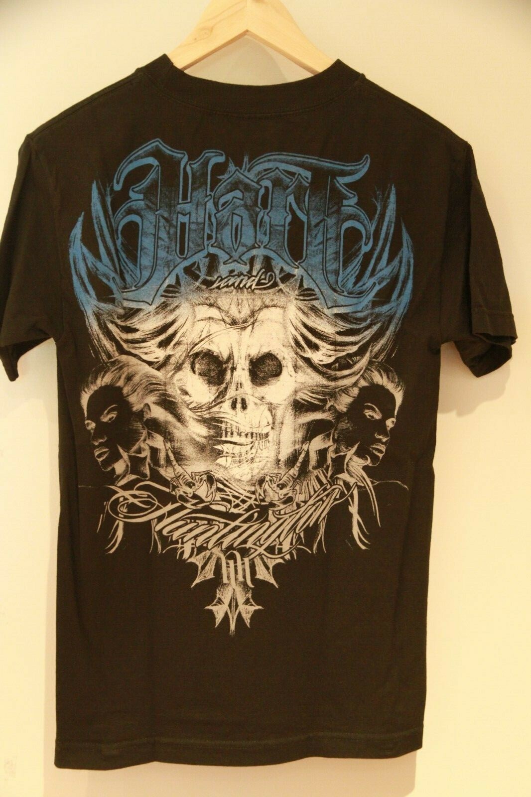 ALTRA T Shirt von Hart and Huntington H&H schwarz blau weiß großes Rückentatoo Small