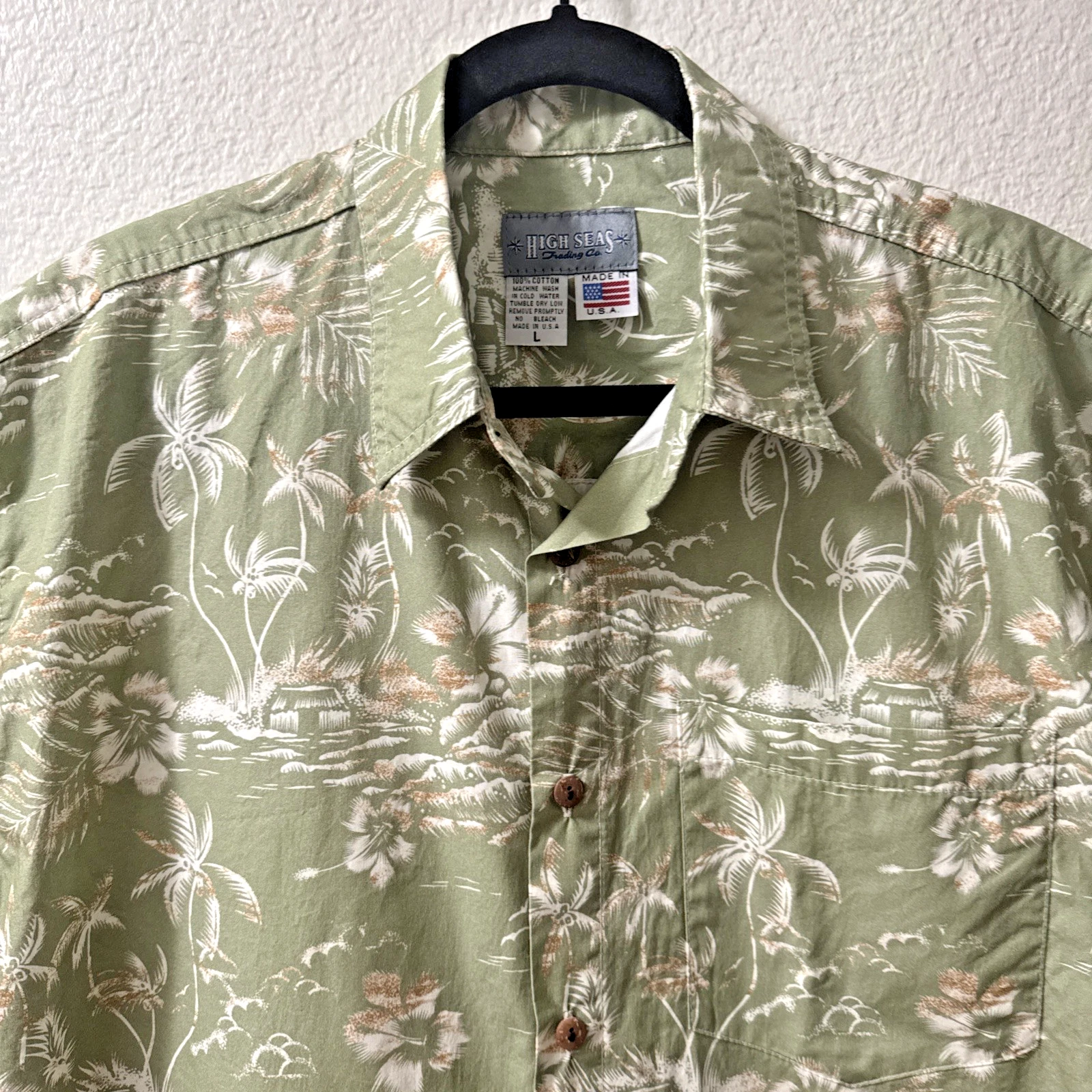 High Seas Trading Co Mens Shirt Large Surfing Floral Hawaiian USA Made Cotton