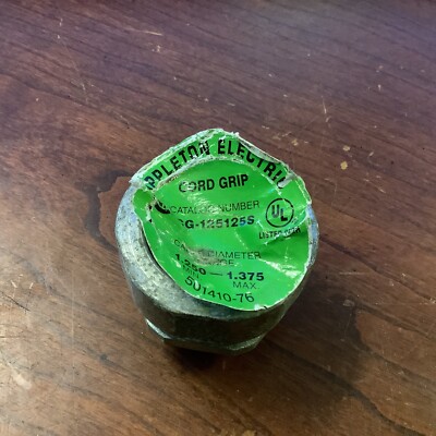 Appleton CG-125125S 1-1/4” Steel Straight Cord Grip Connector 1.250-1. ...