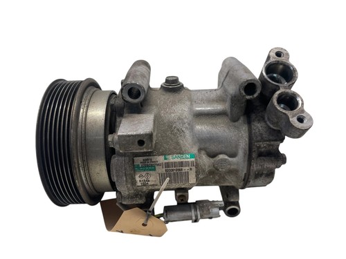 Renault Modus / 1.2 - 16V / Bj. 2009 / Klimakompressor 8200819568A Klimaanlage