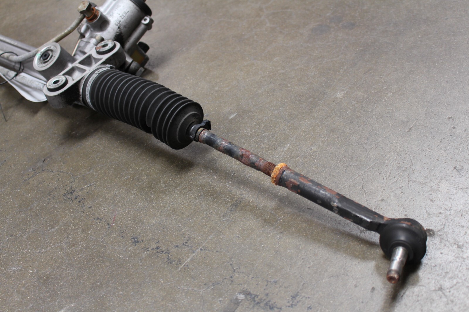 Ferrari 456 M, Steering Gear Rack, Rusted Outer Tie Rods, Used, P/N 174950