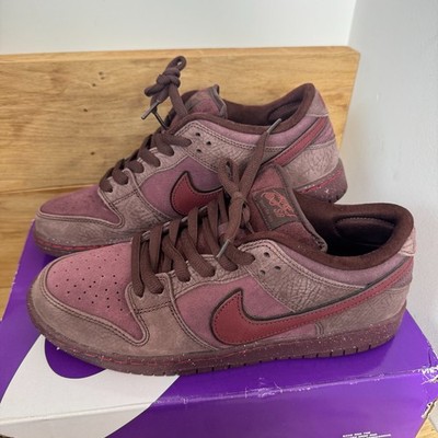 Nike SB Dunk Low PRM Burgundy Crush Dark Team Red UK 9 Skateschuhe FN0619-600