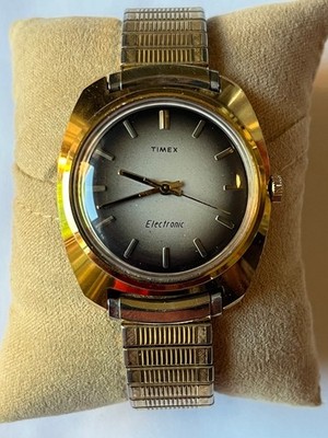 Timex Electronic Men's Watch  Vintage 1970s keeps time in very good condition