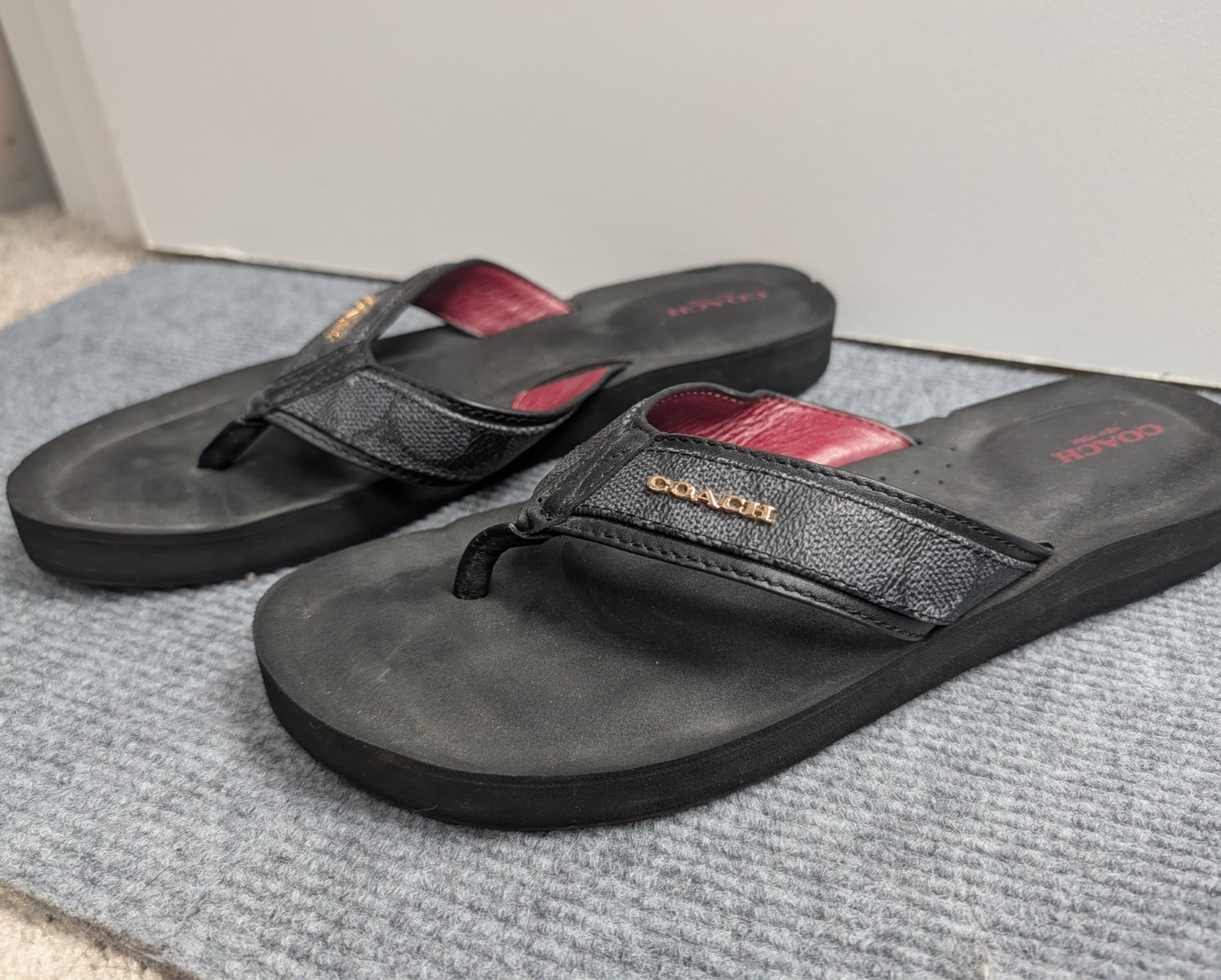 Coach Judy Flip Flop Sandals Women 10 B Leather Signature Logo Comfort Y2K