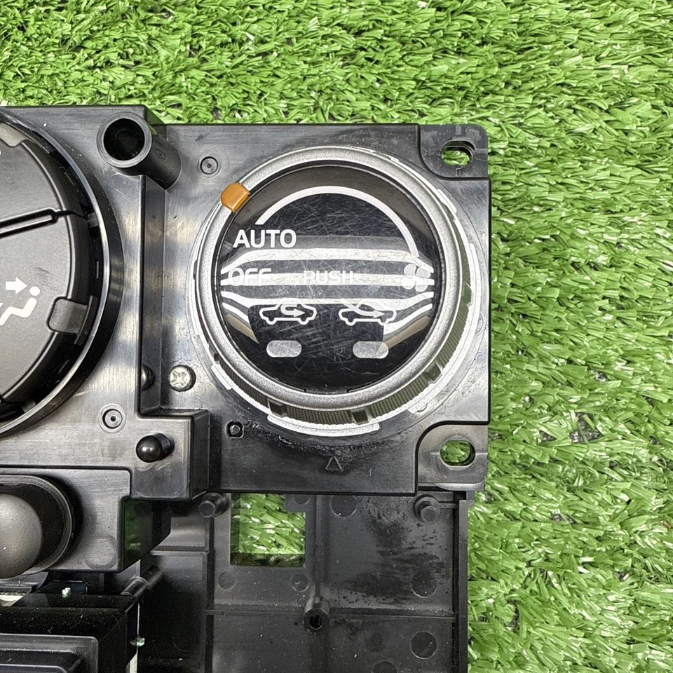 2006 Suzuki Grand Vitara Front Dash Heater AC Temperature Control 3951065J21CZJ - Image 4 of 4