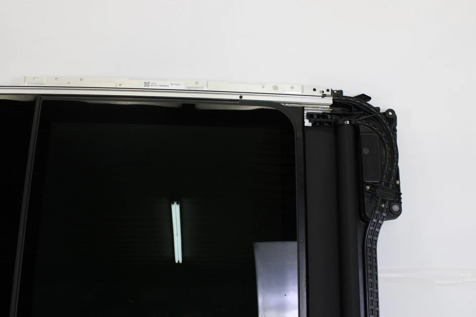 2023 - 2025 BMW U11 X1 PANORAMIC ROOF SUNROOF MOONROOF  ASSEMBLY OEM # 17413 Foto 3 de 4