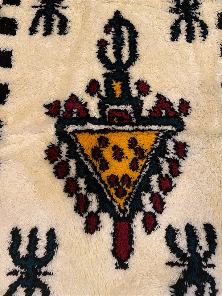 Alfombra marroquí hecha a mano Foto 2 de 4