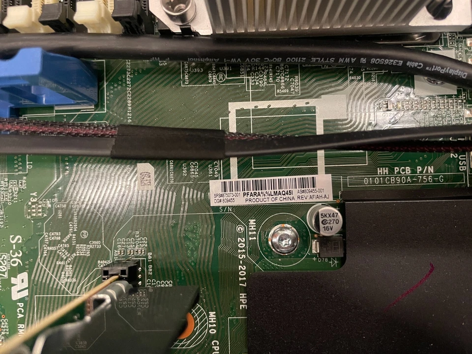 HPE DL380 Gen10 8 x SFF - 2 x Xeon Gold 5118- 128GB Memory- No Drives - 2x PS - Image 3 of 4