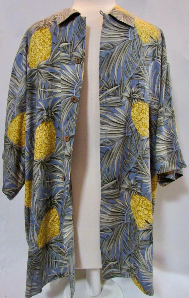 "TOMMY BAHAMA" HAWAIIAN 100% SILK LARGE MEN'S BUTTON UP SHIRT - COCONUT BUTTONS