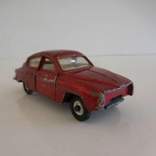 Modellini statici di auto da corsa sportive e turistiche Dinky