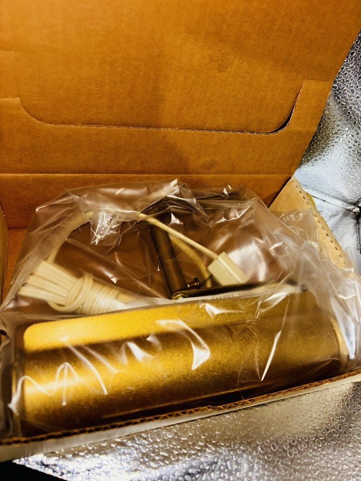 New COLLECTORS CORNER7 ”PICTURE LITECOMPLETE WITH TURN SWITCH & BULB | eBay