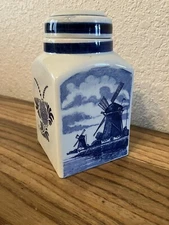 Delft Blauw Holland Lidded Jar. Crazing