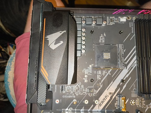 GIGABYTE B550M AORUS ELITE AM4 AMD Motherboard - Bild 7 von 15
