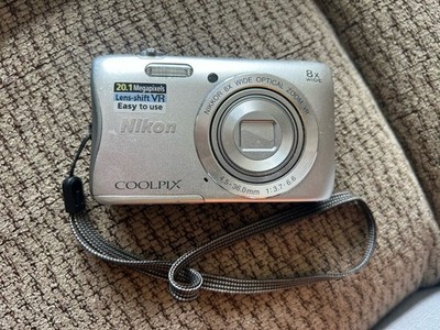 Nikon Coolpix S3700 Digital Camera Bundle 16GB SD Card Battery NO Charger
