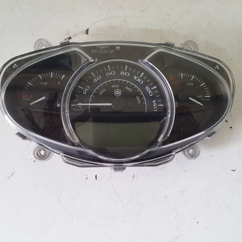 Instrumentación Contachilómetros KM Piaggio Medley 150 2016 2017 - Imagen 2 de 4