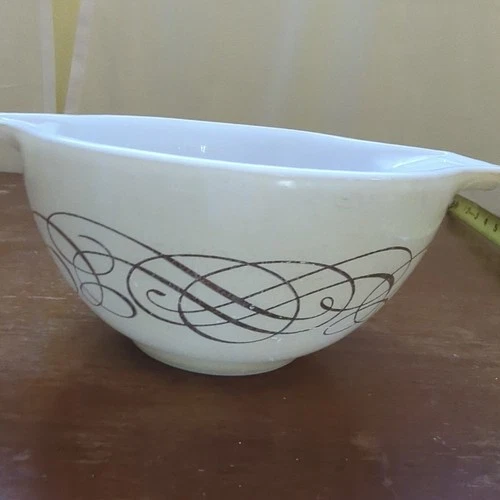 Vintage Pyrex Golden Scroll #441 Cinderella Dip Bowl 1.5pt