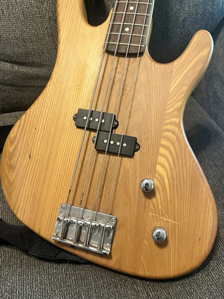 Bajo Washburn Bantam Series - XB100 - 1998-2004 - Natural Mate Foto 4 de 4