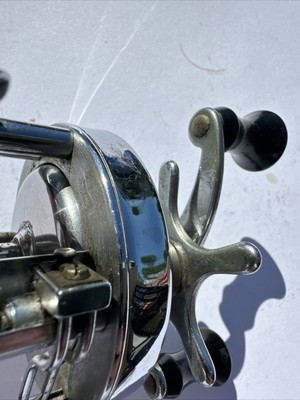 Ancien moulinet de pêche Shakespeare Service 1944 modèle FF Ancien moulinet de pêche Shakespeare Service 1944 modèle FF