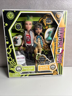 2009 Mattel MONSTER HIGH Doll CLEO DE NILE & DEUCE GORGON Gift­ Set NEW 2-pack