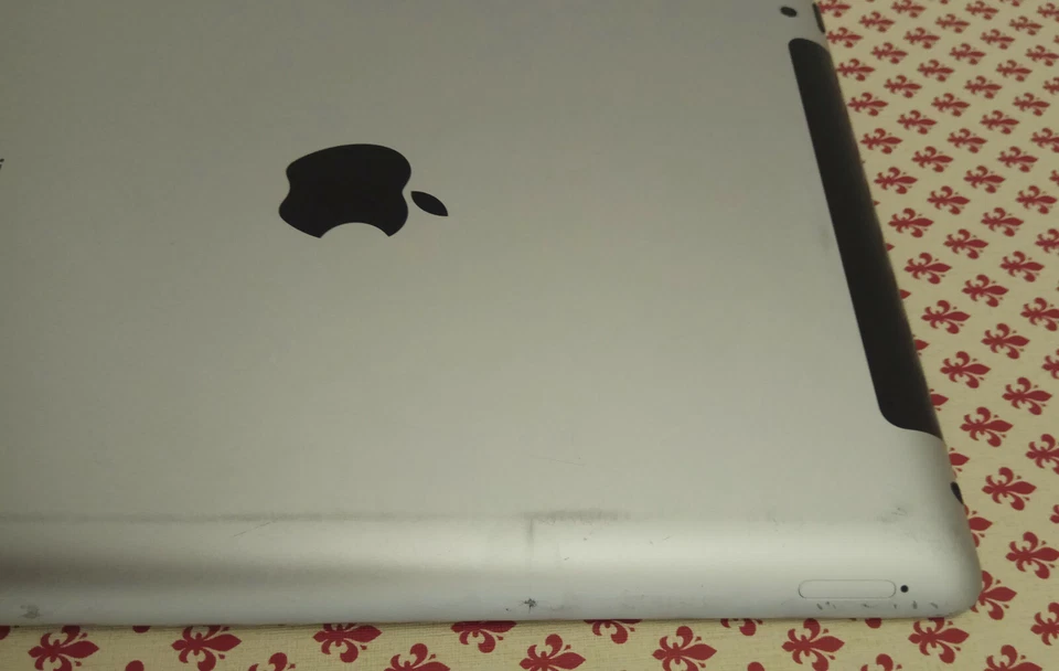 Apple iPad 2 · 16GB · Cellular, foto 3 di 5