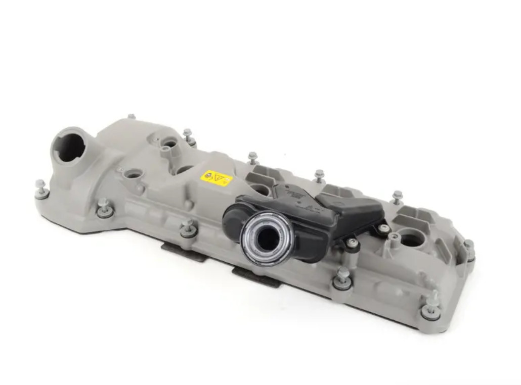 NEW BMW 3 F30, F80 ENGINE VALVE COVER 11127848153 7848153 08-12 
