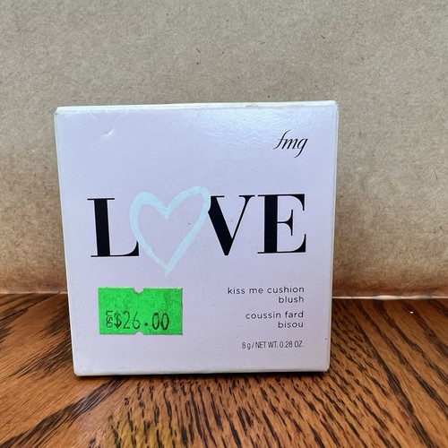 Avon fmg LOVE Colors of Love Kiss Me Cushion Blush Queen Carnation NOS - Picture 6 of 8