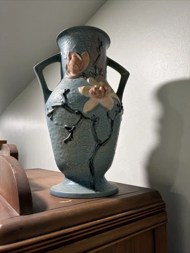 Roseville Magnolia 98-15, 15 Inch Tall Vase
