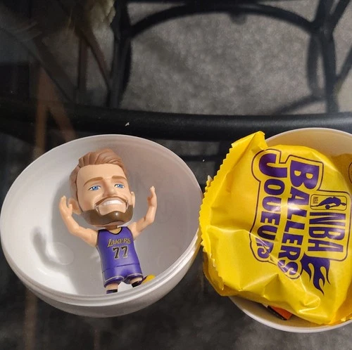 NBA Magic Lakers Mini Collectible Figurine #77 Plastic Purple Yellow