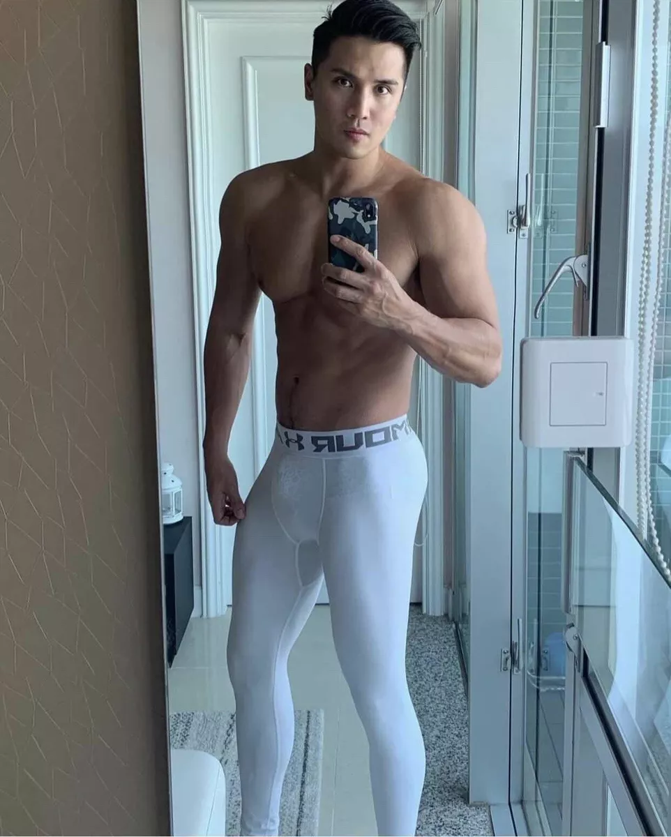 Hot men sales in under armour