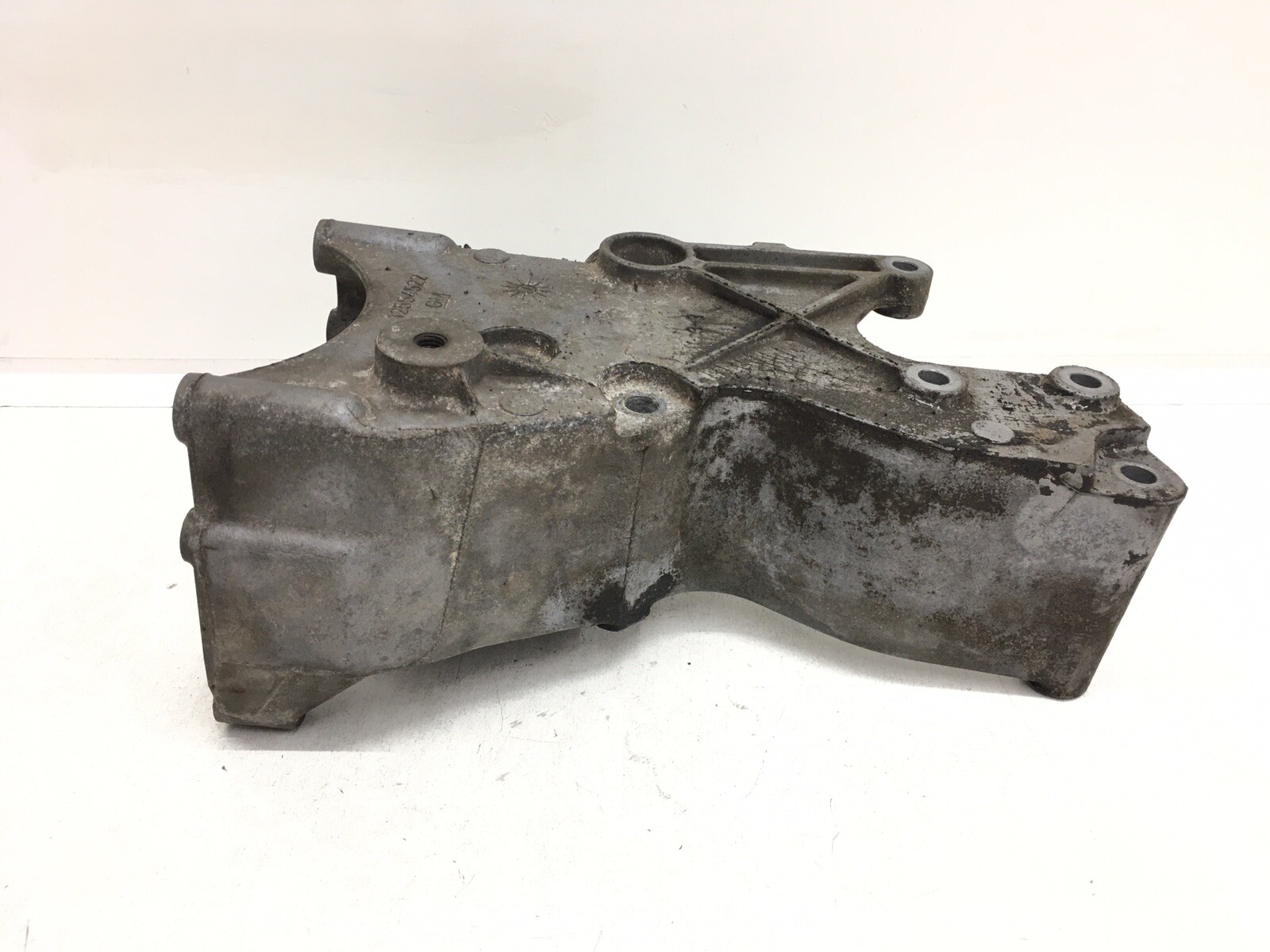 199614 Chevrolet GMC 4.3L 5.0L 5.7L Power Steering Pump AC Bracket