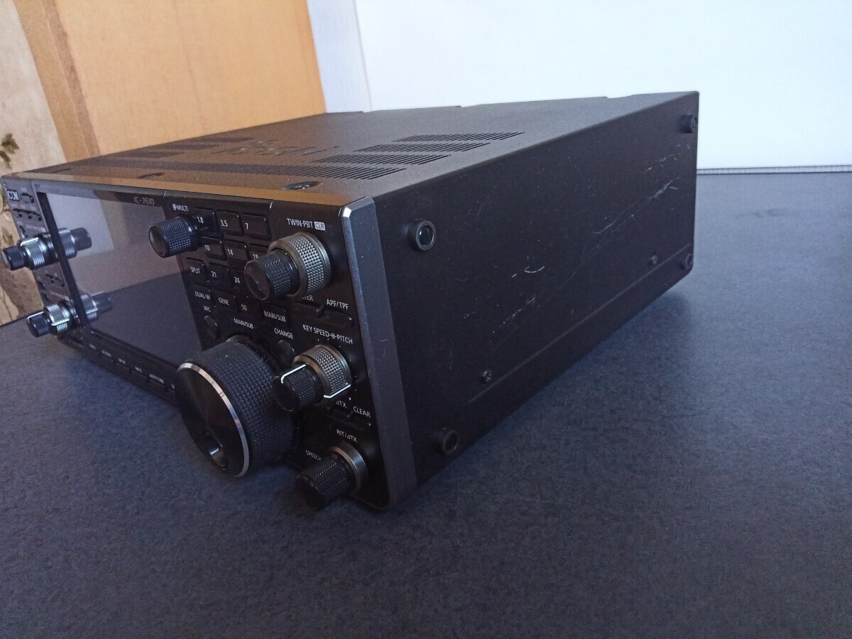 ICOM IC- HF/50MHz -7610 100W SDR Transceiver Excellent