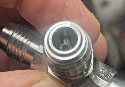 Parker 4-4-4 Mt-Ss 1/4" Mnpt 316 Ss Tee - Picture 7 of 8