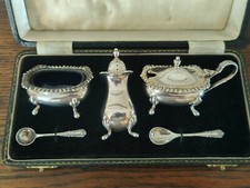 Set 3 pezzi cruet in scatola argento sterling massiccio. Birmingham c1967.