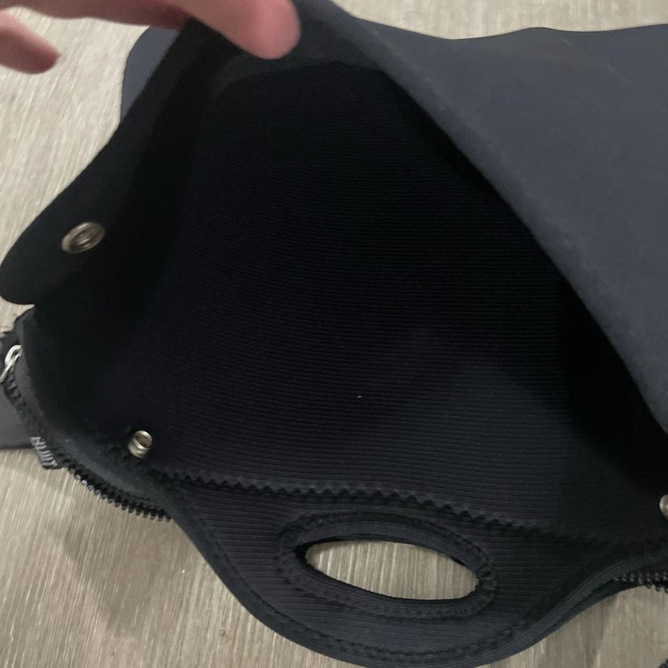 Built NY Bolso para Laptop Negro Neopreno Bolso para Laptop con Correa para el Hombro 15x12  Foto 4 de 4