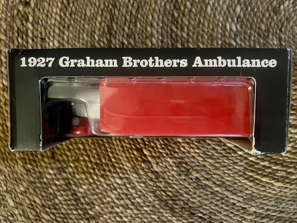 Vintage ERTL American Red Cross  1927 Graham Brothers Ambulance New Lowe’s Case - Image 2 of 4