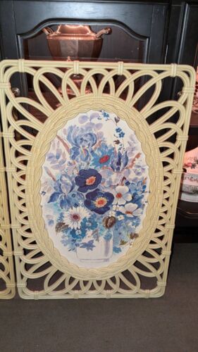De Colección Par De Marco Estilo Mimbre Blanco Plástico Syroco 19x29 Años 70 con Estampado Floral - Imagen 2 de 5