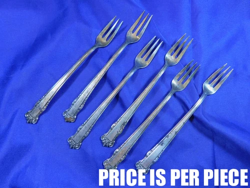 LUNT ENGLISH SHELL STERLING SILVER COCKTAIL FORK - VERY GOOD CONDITION