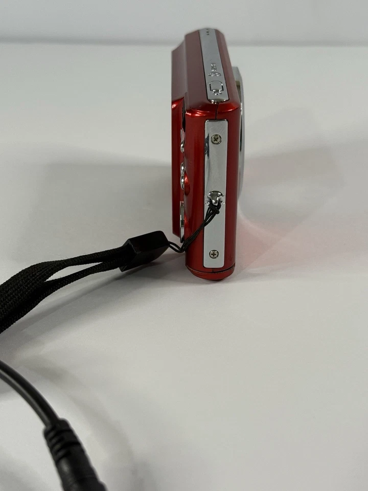 Polaroid iE826 18.0MP 8x Zoom Red Compact Digital Camera With SD Card For Parts - Image 2 of 4