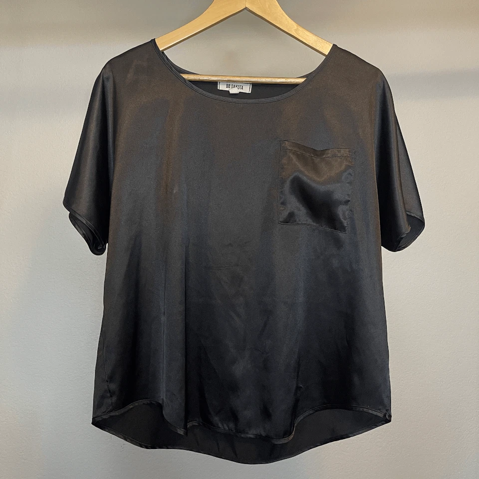 Juego de pijama BB Dakota negro satinado talla grande Foto 2 de 4