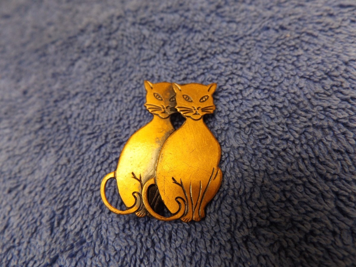 Pin Show Original Design Brooch - TV Movie Anime Superhero Collectible Pin With Gift Box