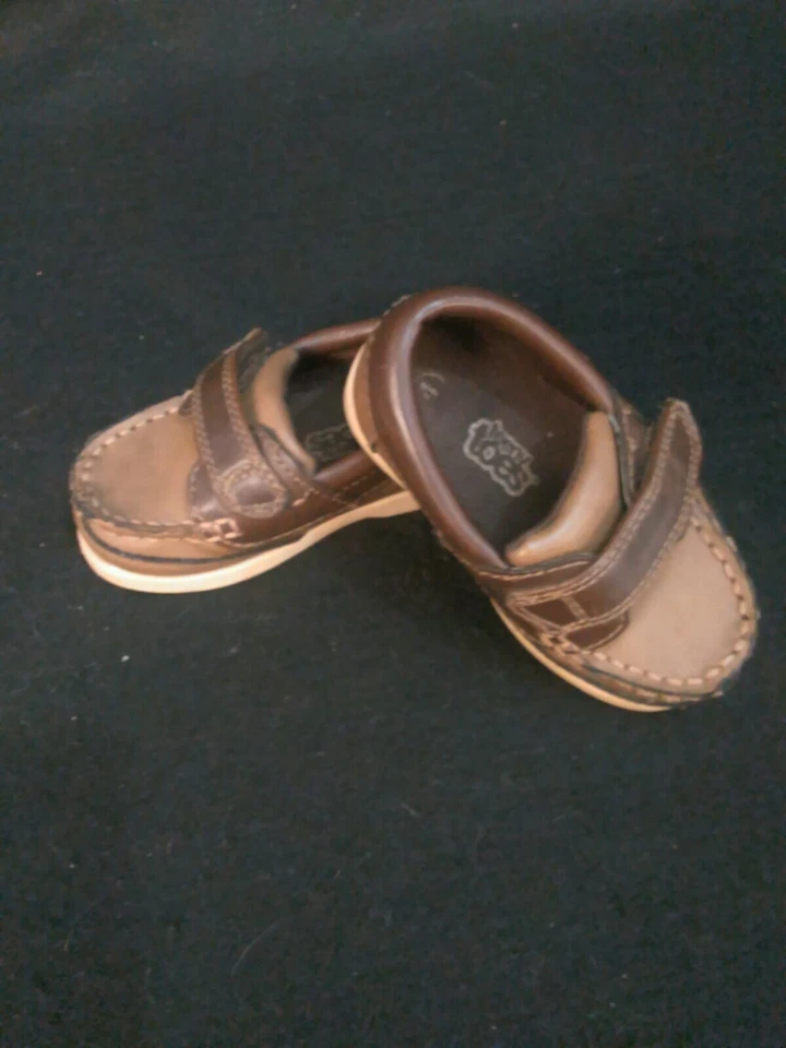 Teeny Toes Niño Pequeño Niños Marrón Mocasines Zapato Barco Niños Zapatos Talla 4 Gancho Correa de Lazo Foto 2 de 4