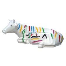 KUH BANK EVI liegend weiß bunte Streifen 235 cm Deko Tier Werbe Figur Hotel Cow
