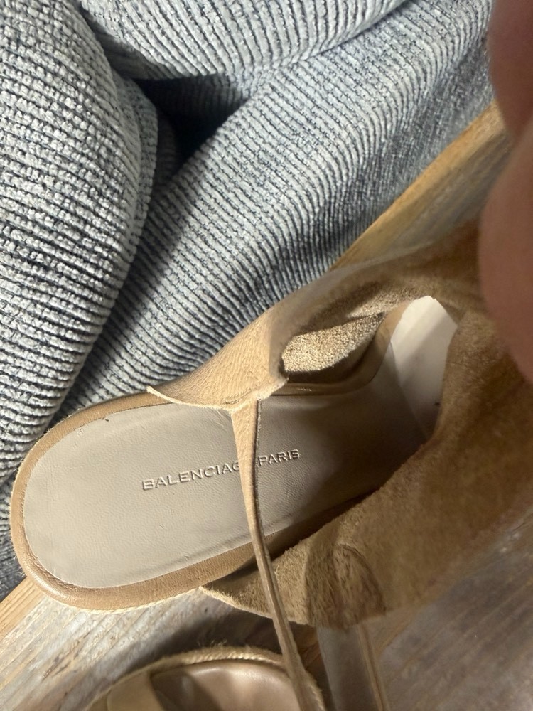 Balenciaga Paris Wedge in GLOVE LIKE soft beige leather thumbnail 4