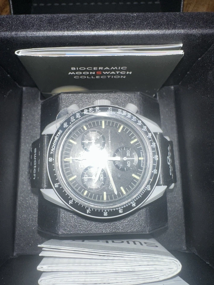 Mission to the moon Bioceramic Speedmaster Moonphase Watch. Swatch Omega - Image 4 of 4